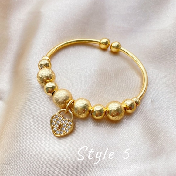 Baby adjustable Bangle, Toddler children Gold bangle, toddler gold bracelets - Picture 6 of 7
